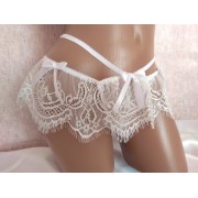 Откровенное белье стринги белые N2181