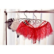 Трусики с разрезом из кружева шантильи красные 1214