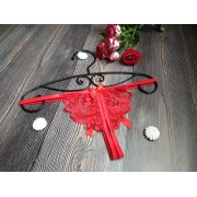 Стринги с эротичным вырезом в интимной зоне Красные 